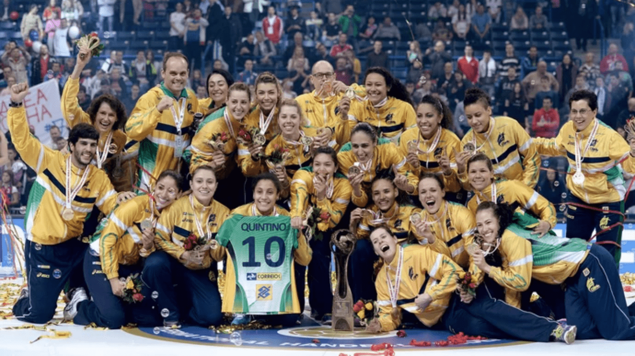 Mundial de Handebol Feminino: Brasil goleia Cazaquistão e está na segunda  fase, handebol