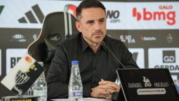 Rodrigo Caetano em entrevista pelo Atlético (foto: Divulgação/Atlético)