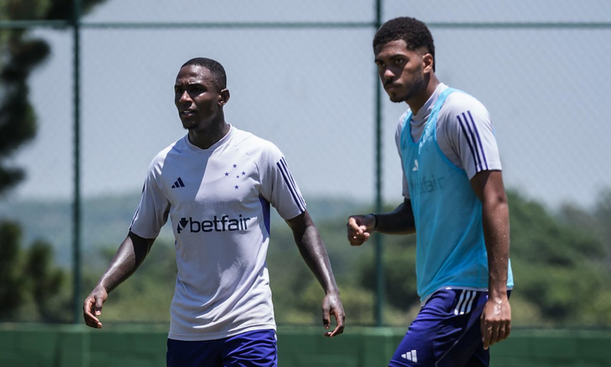 João Pedro (à esquerda) e Ruan Santos (à direita) (foto: Gustavo Aleixo/Cruzeiro)