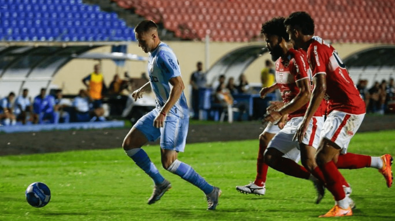 Jogador do Londrina (foto: Ricardo Chicarelli/Londrina Esporte Clube)