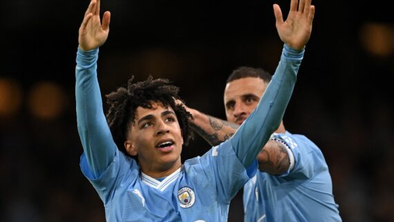 Campeão mundial, Manchester City entra em campo neste fim de ano pela Premier League (foto: Paul Ellis/AFP)