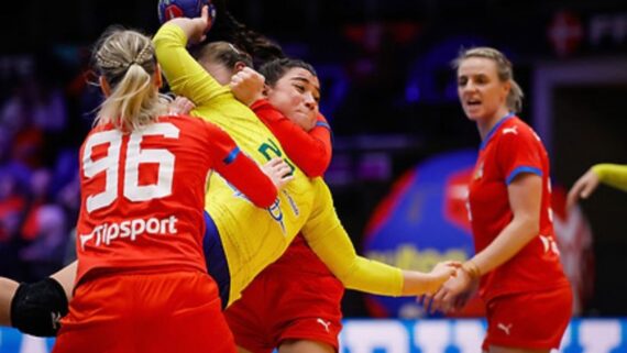 Brasil x República Tcheca pelo Mundial de Handebol Feminino (foto: CBH/Divulgação)