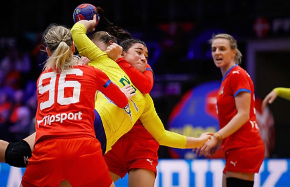 Mundial de Handebol Feminino: Brasil goleia Cazaquistão e está na segunda  fase, handebol