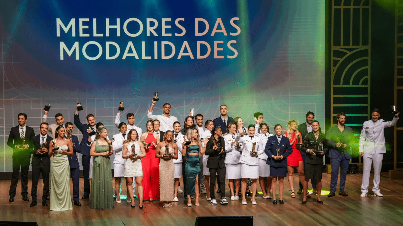Vencedores dos prêmios por modalidade no Prêmio Brasil Olímpico - (foto: Luiza Moraes/COB)