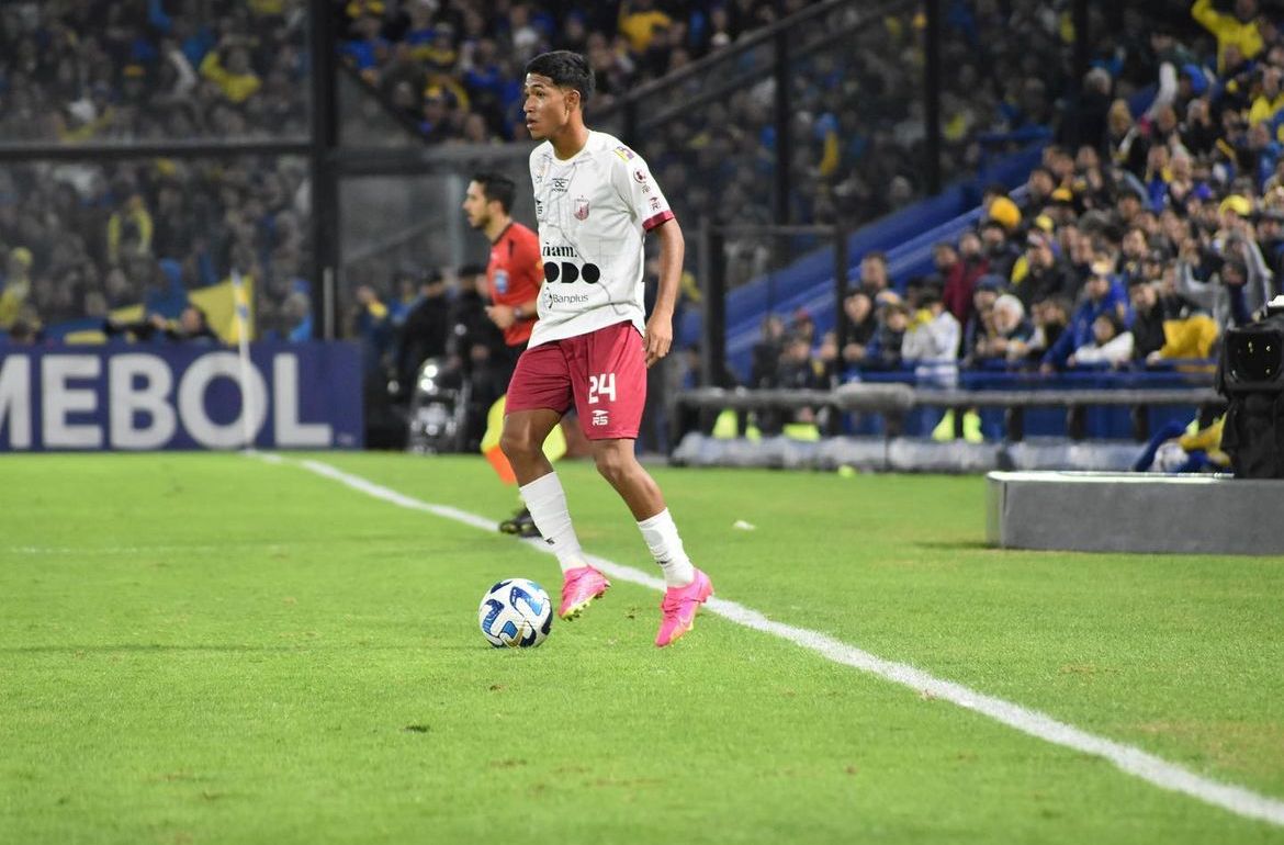 Leandro Rodríguez na Bombonera, um dos palcos mais tradicionais do futebol mundial - (foto: Reprodução/Instagram)