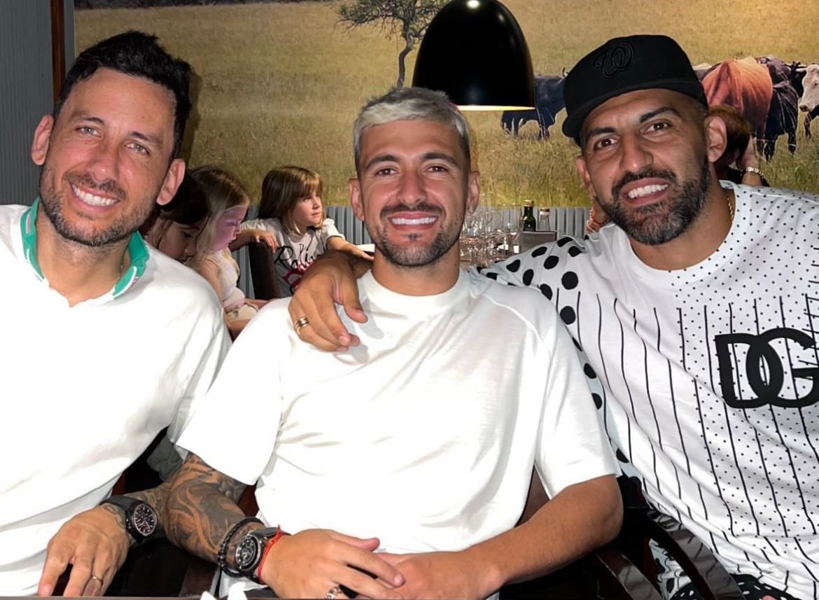Ariel Cabral, Arrascaeta e Ábila juntos em Buenos Aires (foto: Reprodução/Instagram)