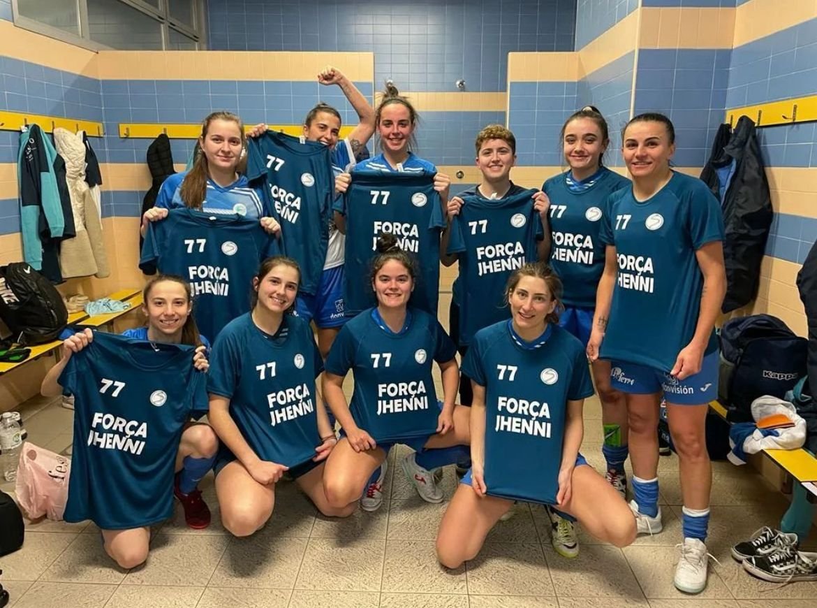 Jogadoras do Rodiles em homenagem a Jhennifer Camargo - (foto: Divulgação/Rodiles)