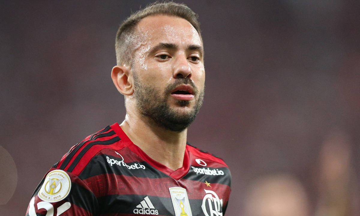 Cruzeiro Dreams of Signing Everton Ribeiro: Latest Updates and Contract Negotiations