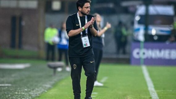 Arthur Elias no Corinthians (foto: Reprodução/Redes Sociais)