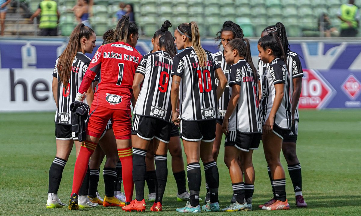 Jogadoras do Atlético no último jogo de 2023 (foto: Fábio Pinel/Atlético)