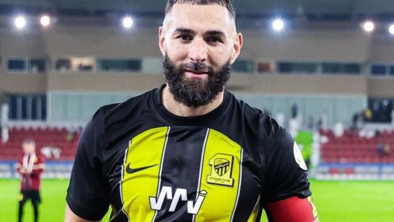 Benzema no Al-Ittihad (foto: Divulgação/Al-Ittihad)