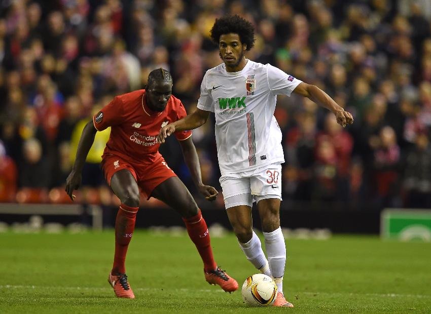 Caiuby contra o Liverpool pela Liga Europa (foto: PAUL ELLIS)