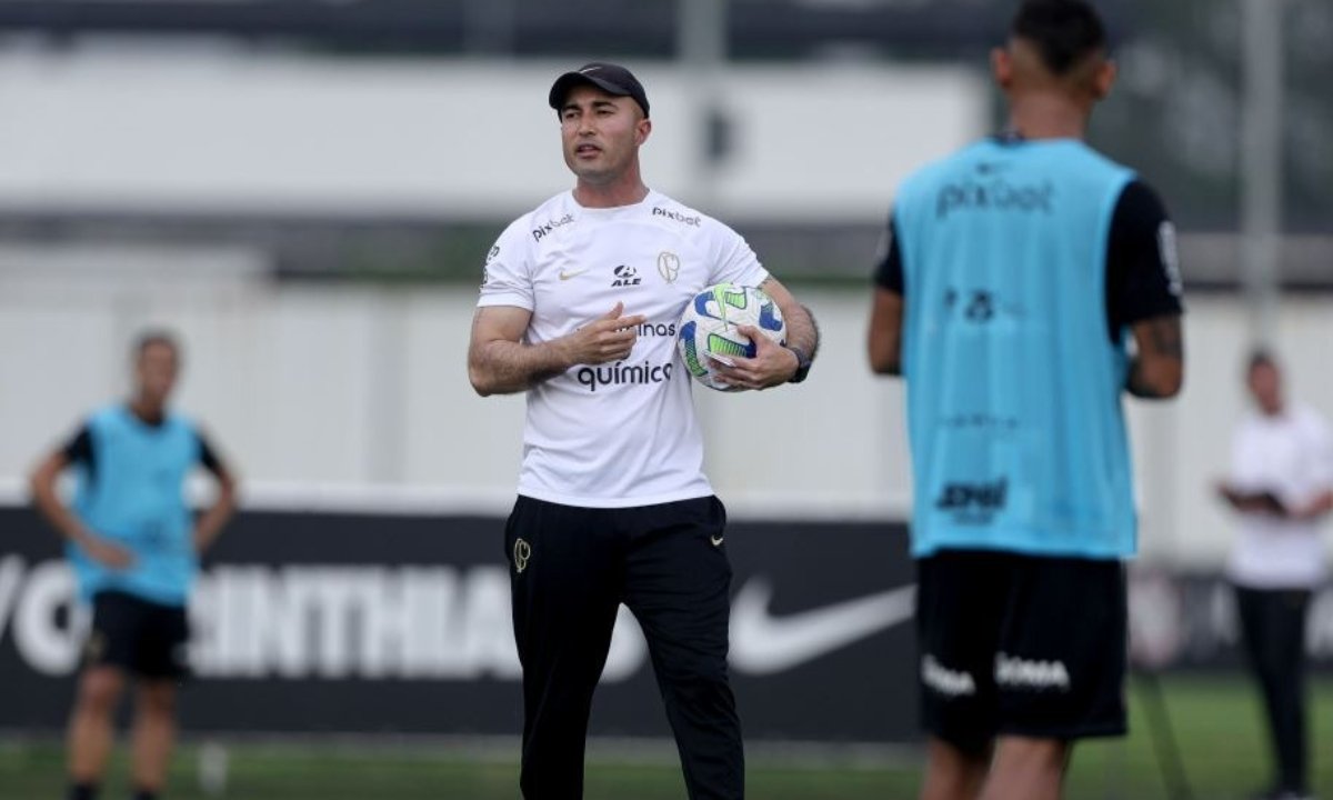 Cauan de Almeida era auxiliar do Corinthians (foto: Agência Corinthians/Rodrigo Coca)
