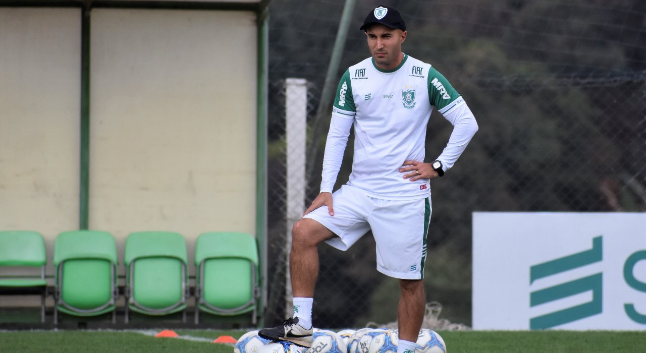 Cauan de Almeida, ex-auxiliar do América (foto: Daniel Hott / America)