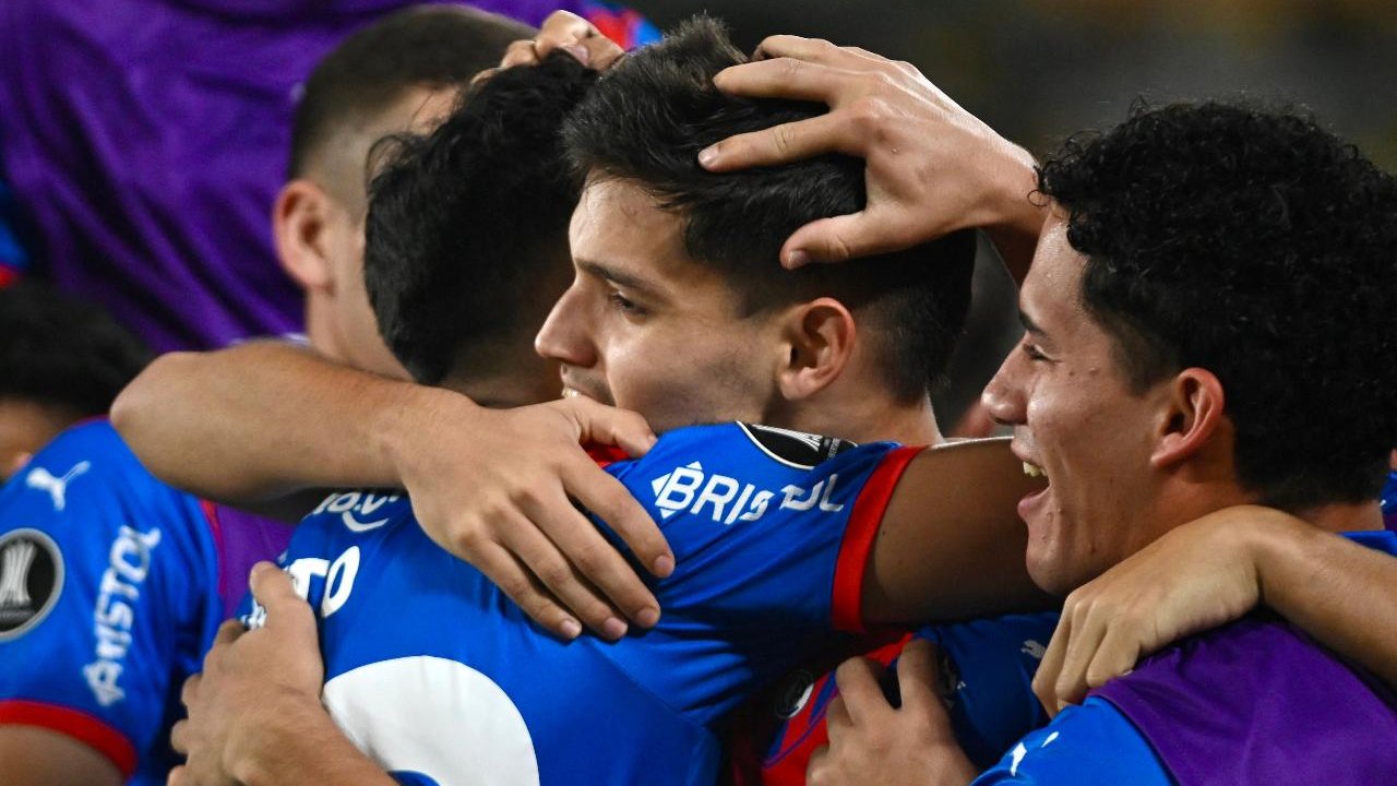 Damián Bobadilla, novo volante do São Paulo, comemora gol pelo Cerro Porteño (foto: MARCOS PIN/AFP)