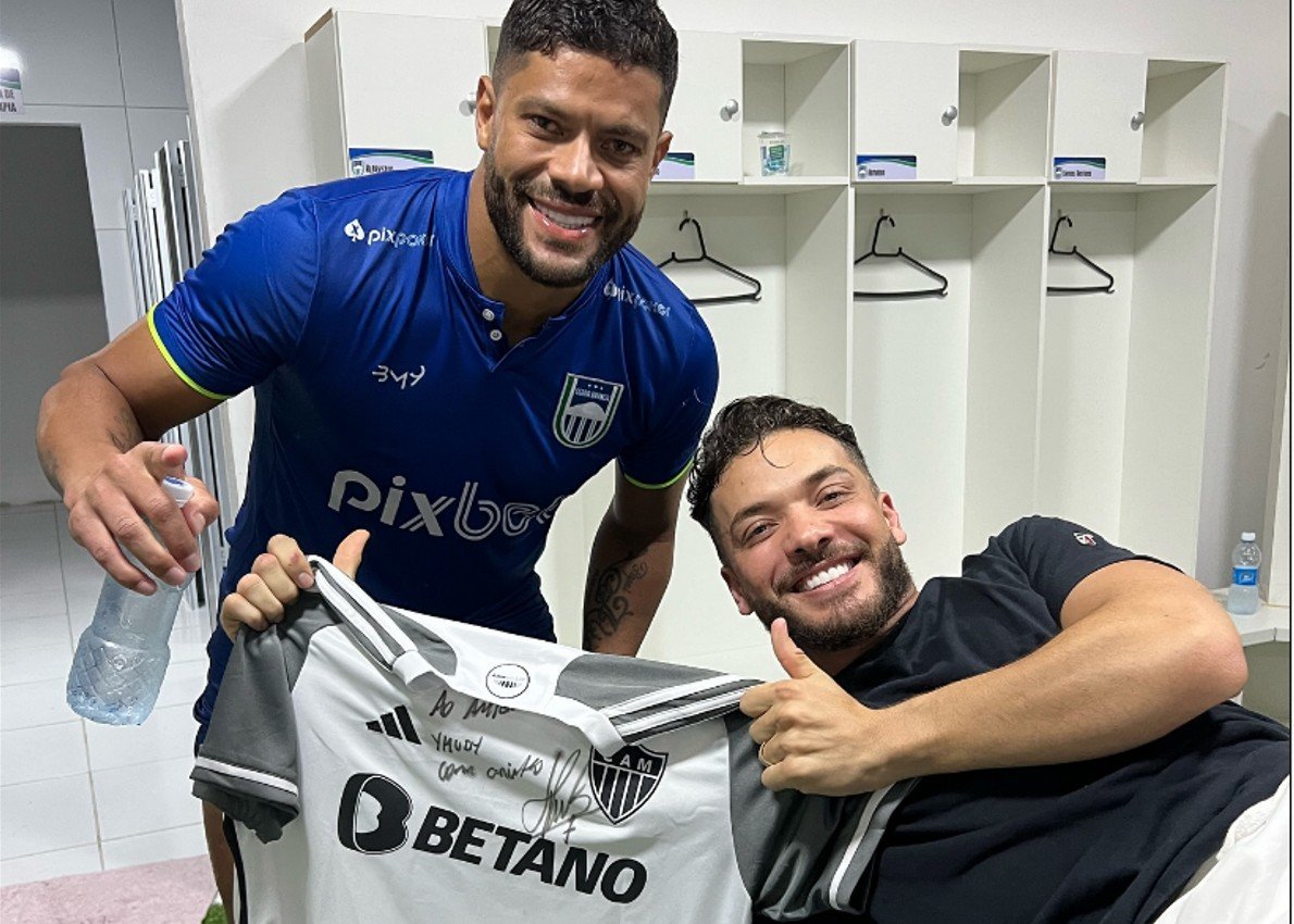 Hulk mostra camisa dada a Safadão (foto: Instagram/Reprodução)