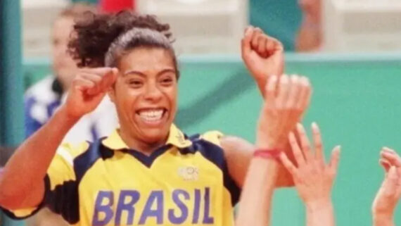 Marcia Fu em ação pela Seleção Brasileira de vôlei (foto: Reprodução/Redes Sociais)