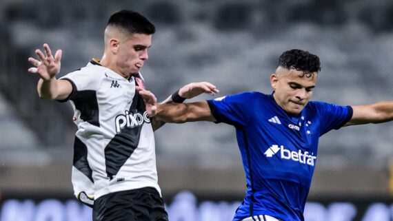 Gabriel Pec em jogo entre Cruzeiro e Vasco (foto: Staff Images/Cruzeiro)