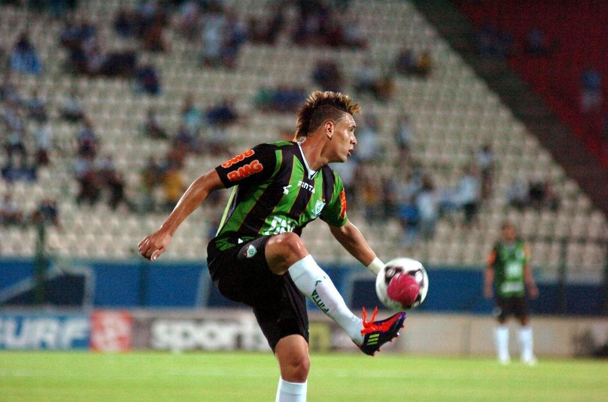 Moisés, em jogo pelo América (foto: Arquivo/EM/D.A Press)