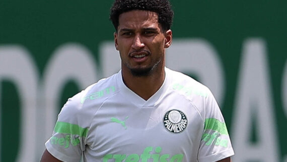 Zagueiro Murilo com a camisa do Palmeiras (foto: Cesar Greco/Palmeiras)