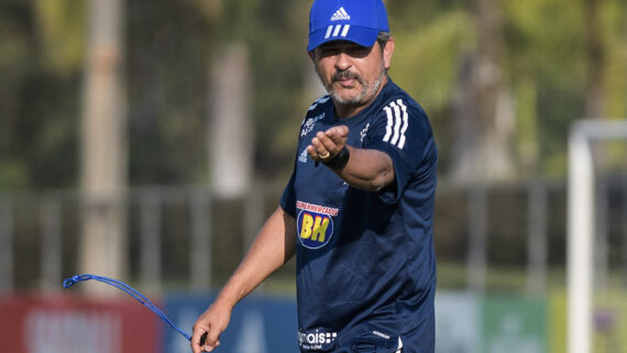 Ney Franco durante treino do Cruzeiro (foto: Gustavo Aleixo/Cruzeiro)