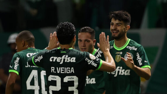 Jogadores do Palmeiras comemoram gol em goleada sobre o América (foto: Cesar Greco/Palmeiras)