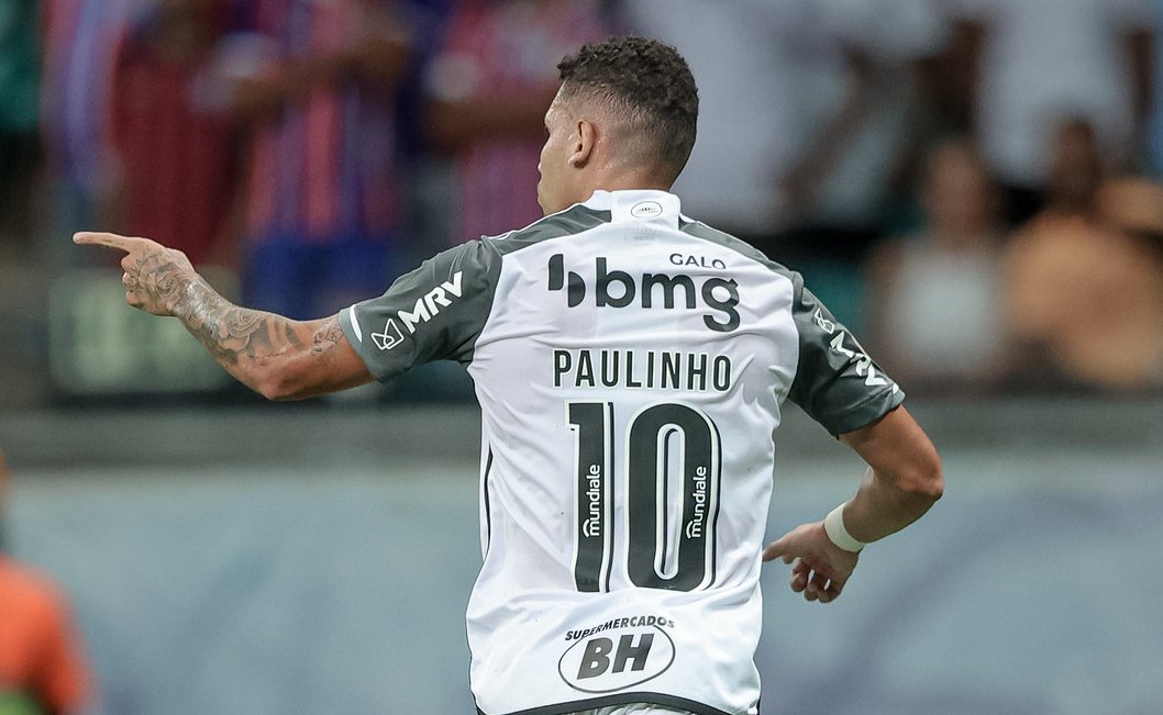 Paulinho comemora, diante do Bahia, o 31° gol pelo Atlético no ano (foto: Pedro Souza/Atlético)