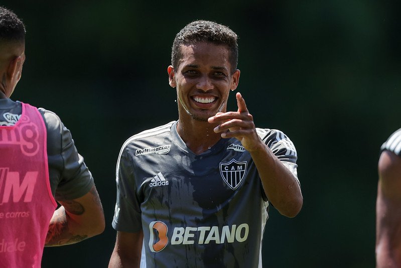 Pedrinho, do Atlético, apontando para a câmera (foto: Pedro Souza/Atlético)