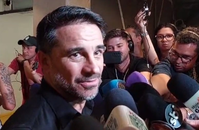 Rodrigo Caetano em entrevista (foto: Samuel Resende/No Ataque)