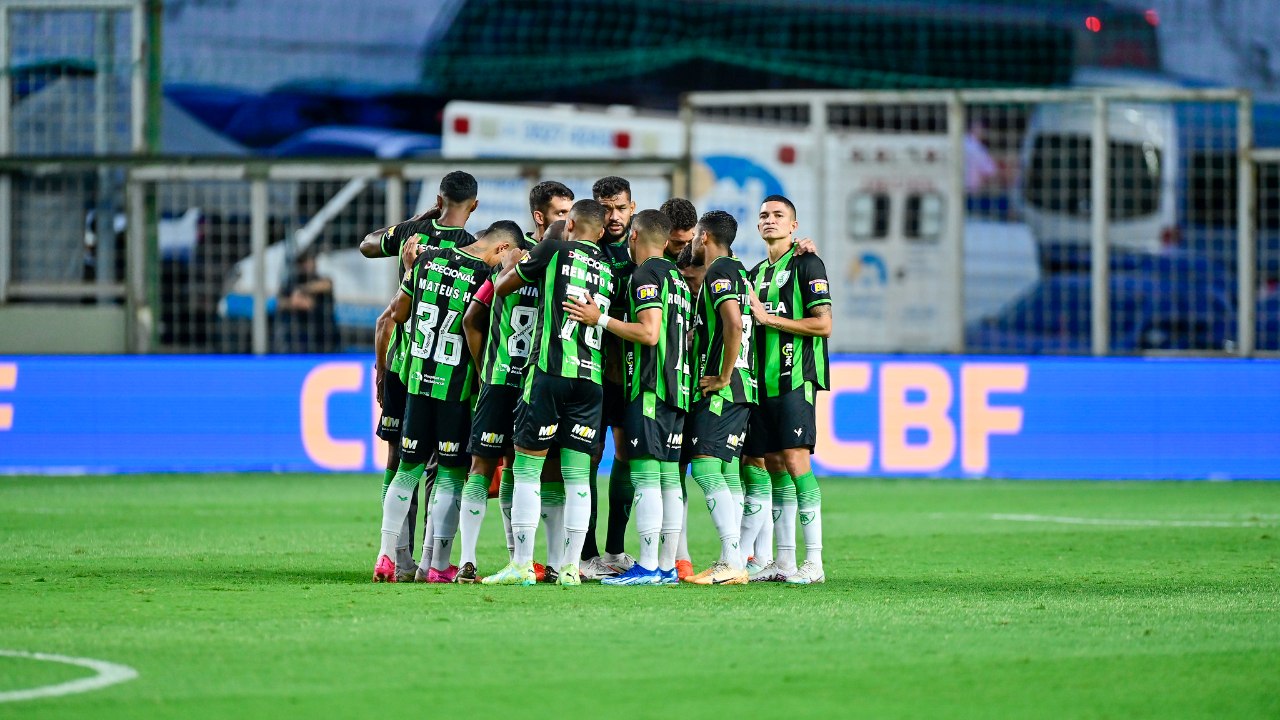 Atacante especulado no Bahia é anunciado pelo Coritiba