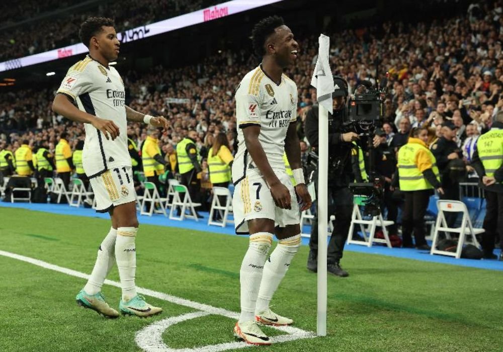 Vinicius Junior e Rodrygo (foto: THOMAS COEX)