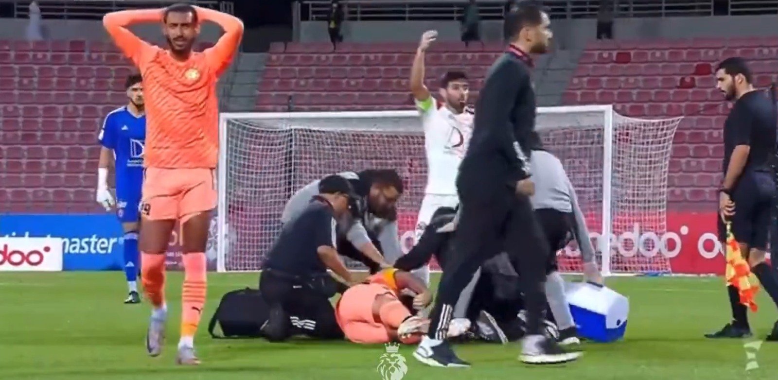 Andy Delort teve convulsões em campo (foto: One HD/Reprodução)