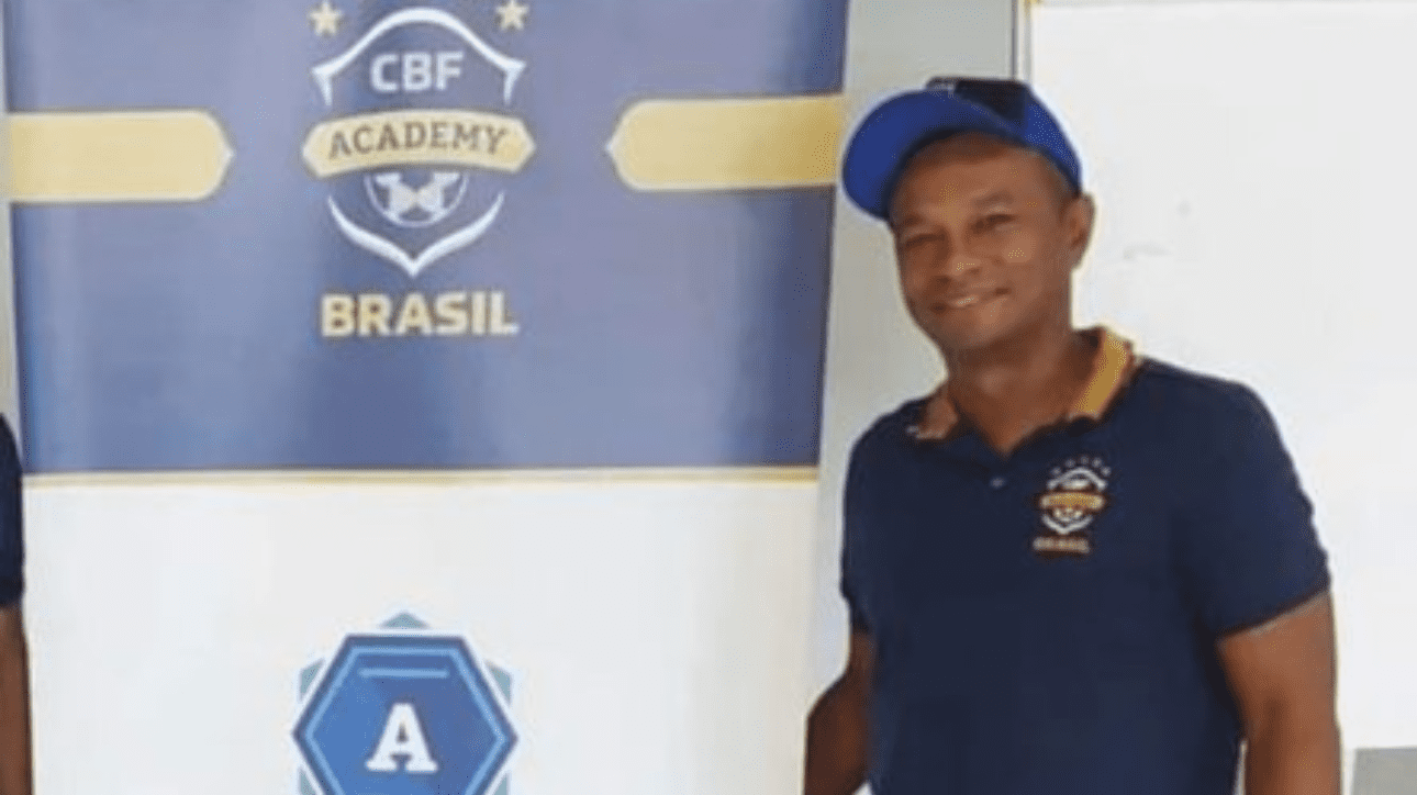 Antony Menezes, treinador do time feminino Atlético (foto: Reprodução Twitter)