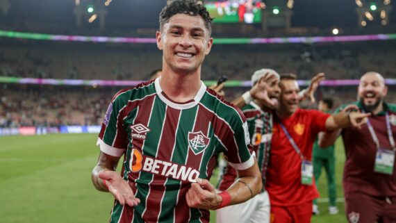 Fluminense carrega o patrocínio máster da Betano (foto: Lucas Merçon/Fluminense/Divulgação)