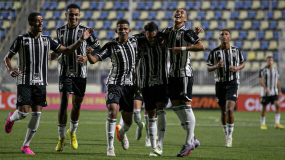 Jogadores do Atlético comemorando (foto: Bruno Sousa / Atlético)