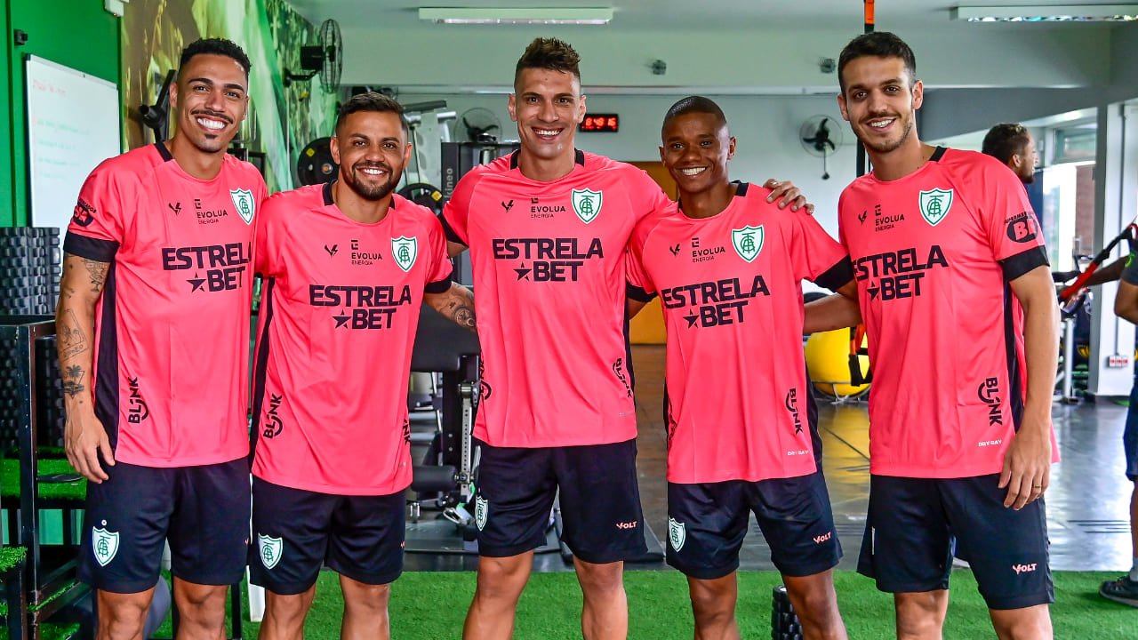 Jogadores do América (foto: Mourão Panda / América)