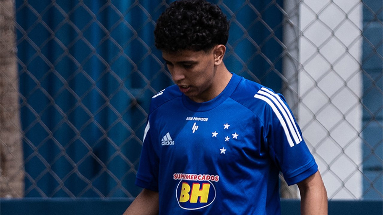 Alejandro Viniegra pelo Cruzeiro (foto: Gustavo Aleixo/Cruzeiro)
