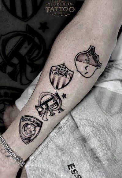 Tatuagens de Cuellar - (foto: Reprodução / Twittter)