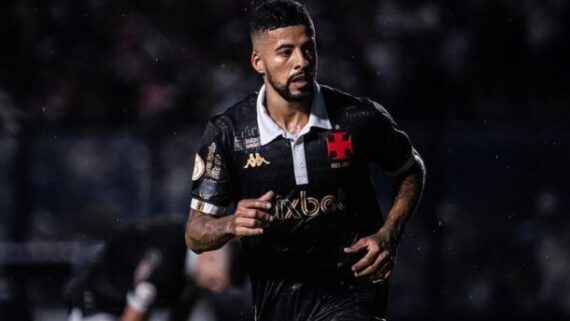 Paulinho, meia do Vasco (foto: Divulgação / Vasco)