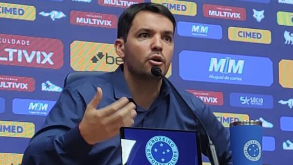 Nicolás Larcamón em entrevista no Cruzeiro (foto: Jair Amaral/EM/D.A Press)