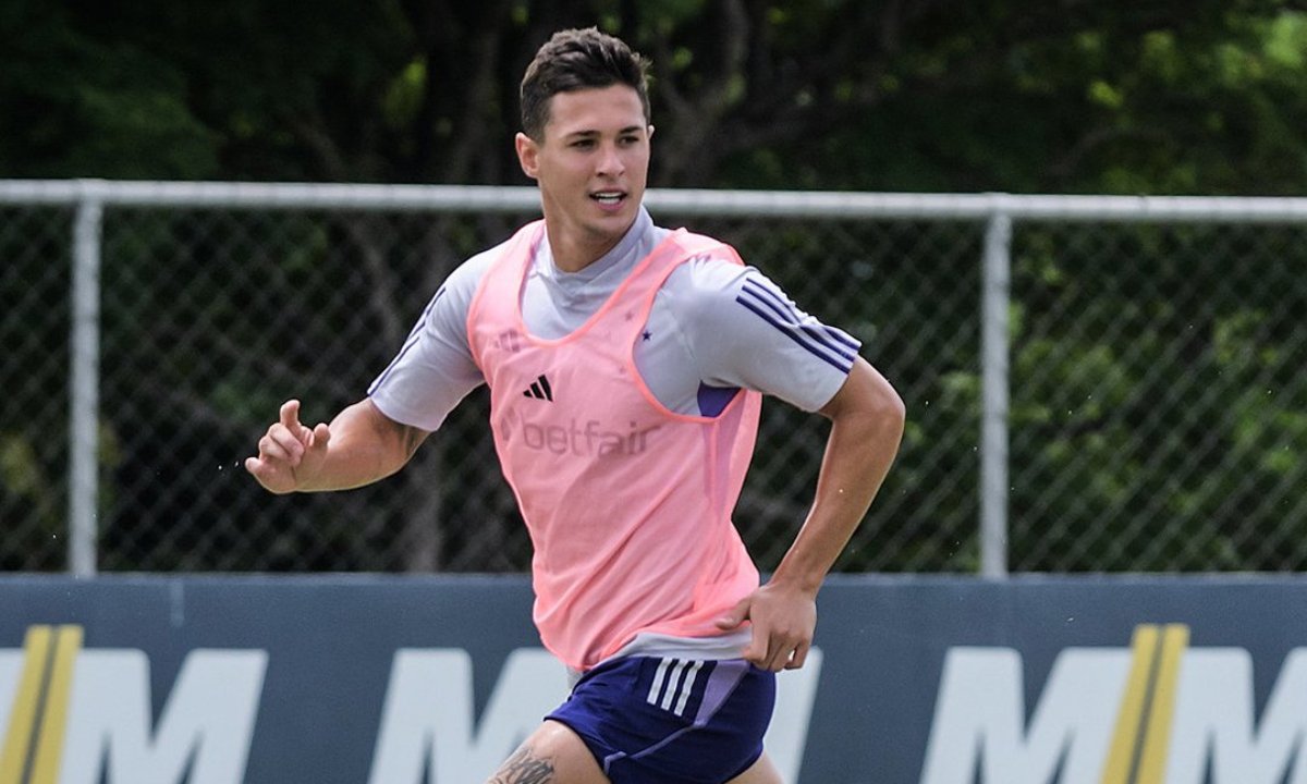 Mateus Vital em treino do Cruzeiro (foto: Gustavo Aleixo/Cruzeiro)