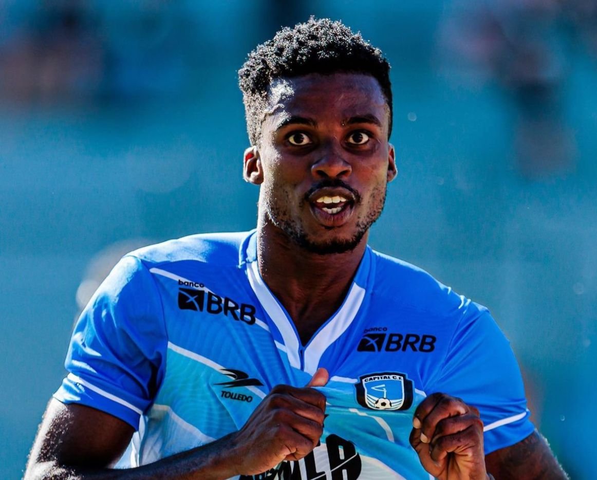 Michael Quarcoo, lateral-esquerdo do Capital (foto: Capital/Divulgação)