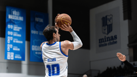 Felipe André Vezaro, jogador de basquete do Minas (foto: Hedgard Moraes/MTC)