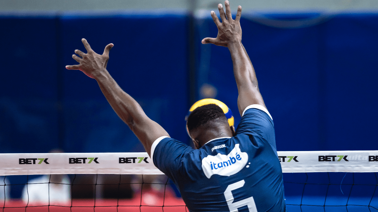 Paulo, jogador de vôlei do Minas (foto: Hedgard Moraes)