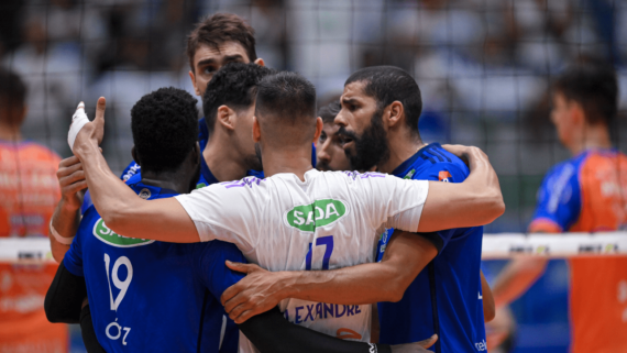 Jogadores de vôlei do Sada Cruzeiro (foto: Agência i7/Sada Cruzeiro)