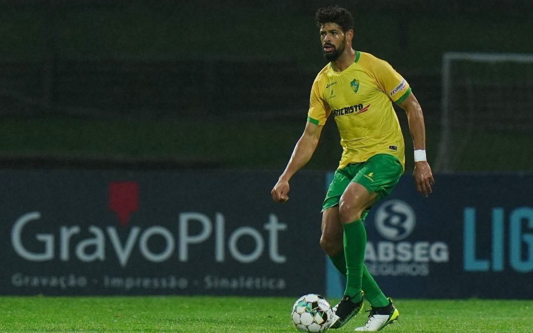 Pedro Barcelos é capitão do Mafra, de Portugal (foto: Gualter Fatia)