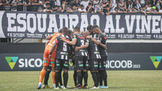 Time do Athletic (foto: Cris Mattos/FMF)