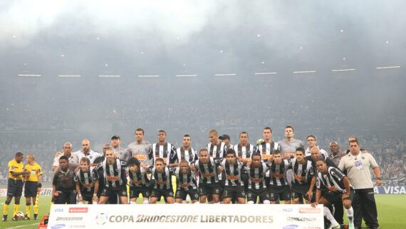 Elenco do Atlético campeão da Libertadores (foto: Alexandre Guzanshe/EM/D.A Press)