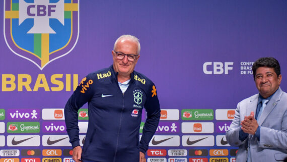 Dorival Júnior sendo apresentado na Seleção Brasileira (foto:  Staff Images / CBF)