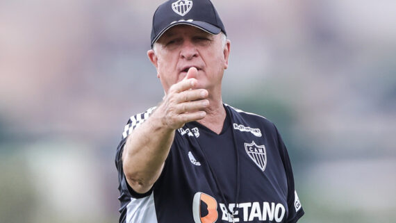 Felipão, técnico do Atlético, tem preocupação no início da semana que antecede o clássico (foto: Pedro Souza/Atlético)